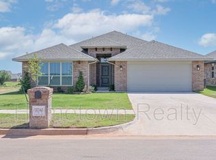 18348 Autumn Grove Dr, Edmond, OK 73012