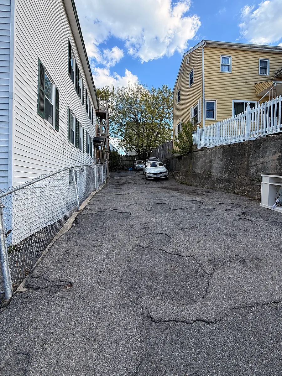 Building Photo - 433 Lincoln St #3
