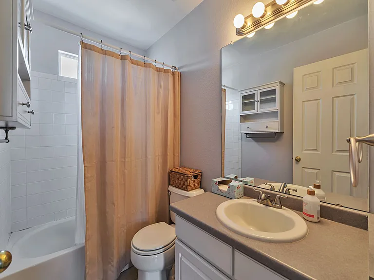 219 W Jamison Cir #25 — Photo 8