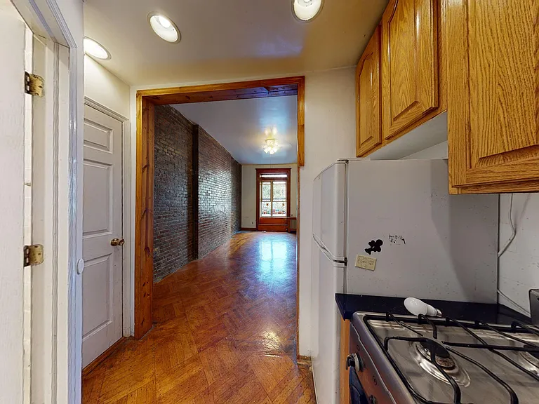 325 W 88th St #8 — Photo 10