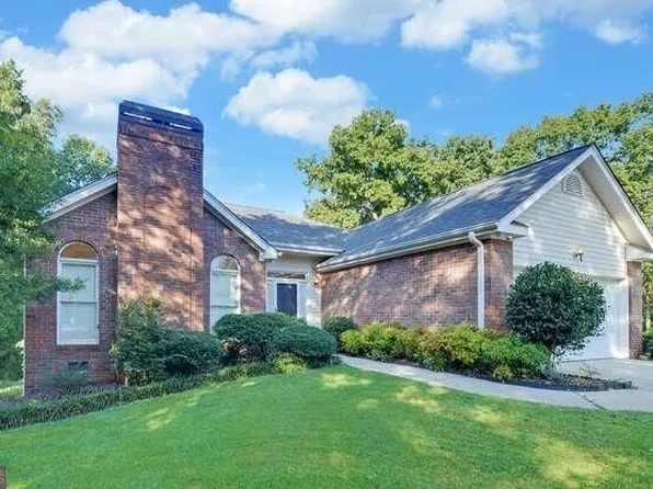 55 Shenandoah Dr, Toccoa, GA 30577