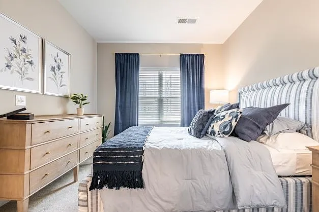 Outlook Hamilton - 55+ Active Adult Apartment Homes — Photo 25