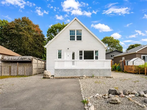1159 Union St, Kitchener, ON N2H 6K3