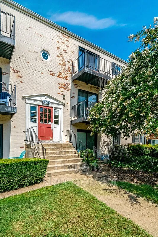 1 bed, 1.0 bath, 726 sqft, $1,795 — Photo 2