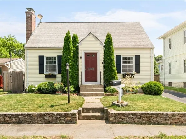 130 Chambly Ave, Warwick, RI 02888