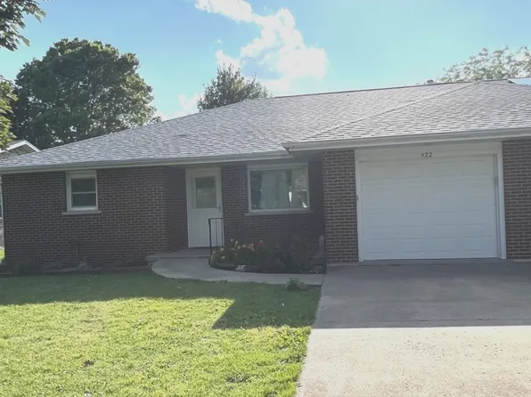 422 N 4th St, Cissna Park, IL 60924