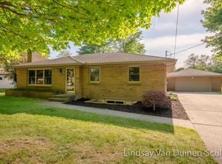 7531 Westlane Ave, Jenison, MI 49428