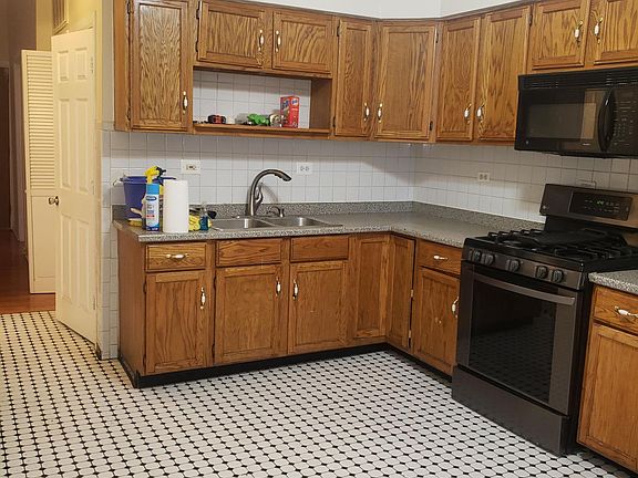 5th image of 906 N California Ave APT 3R