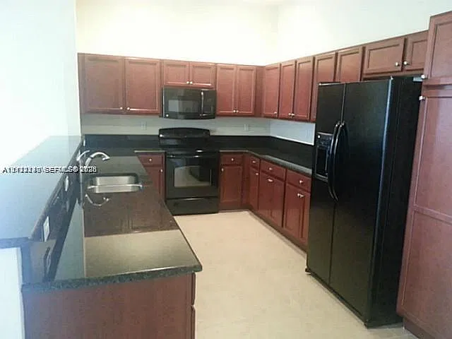 Kendall Commons Residenti — Photo 4