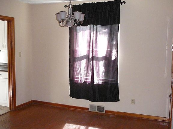 5th image of 1177 N Bolton Ave