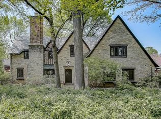 4725 N Wilshire Rd, Whitefish Bay, WI 53211