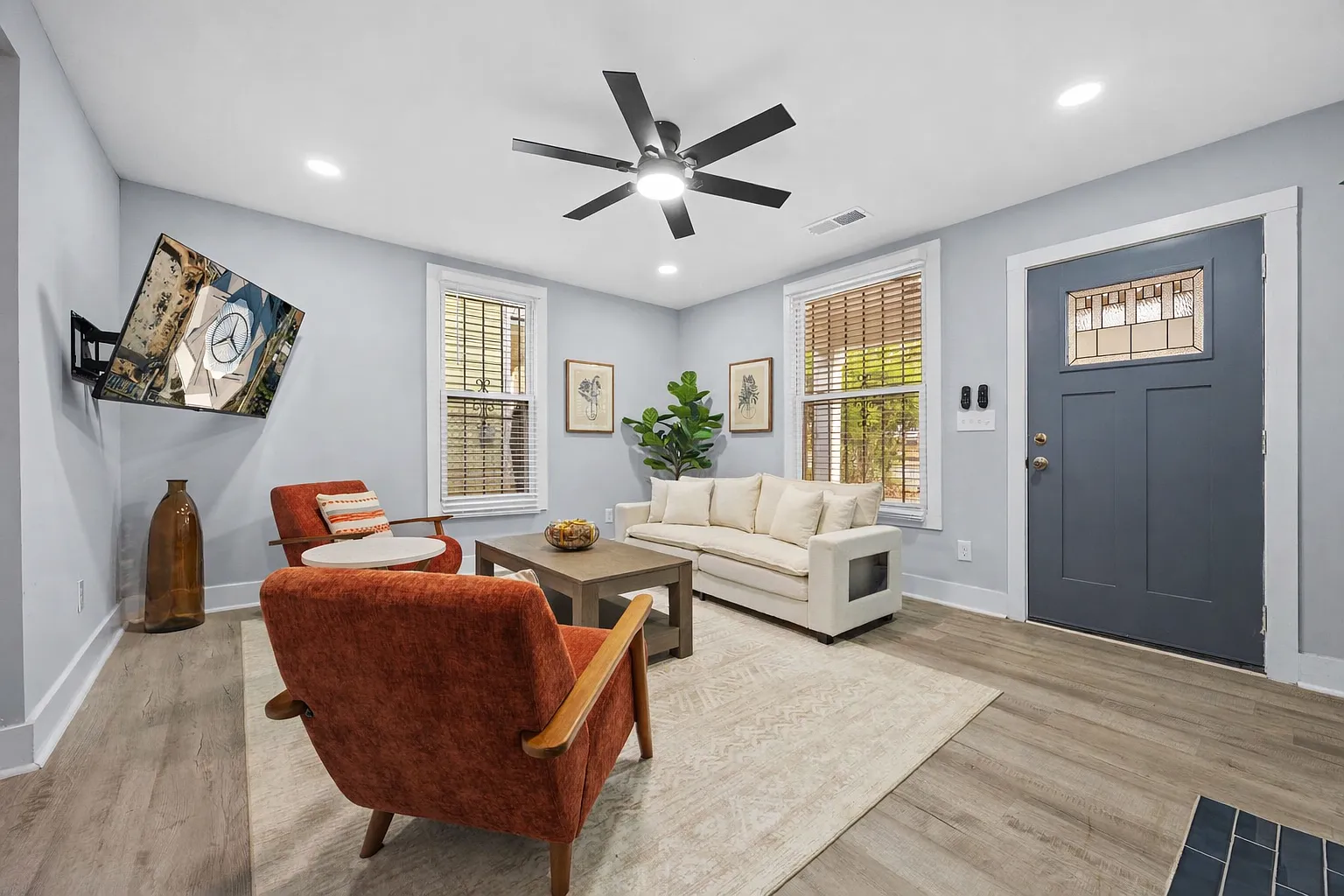3 bed, 1500 sqft, $4,000 — Photo 2