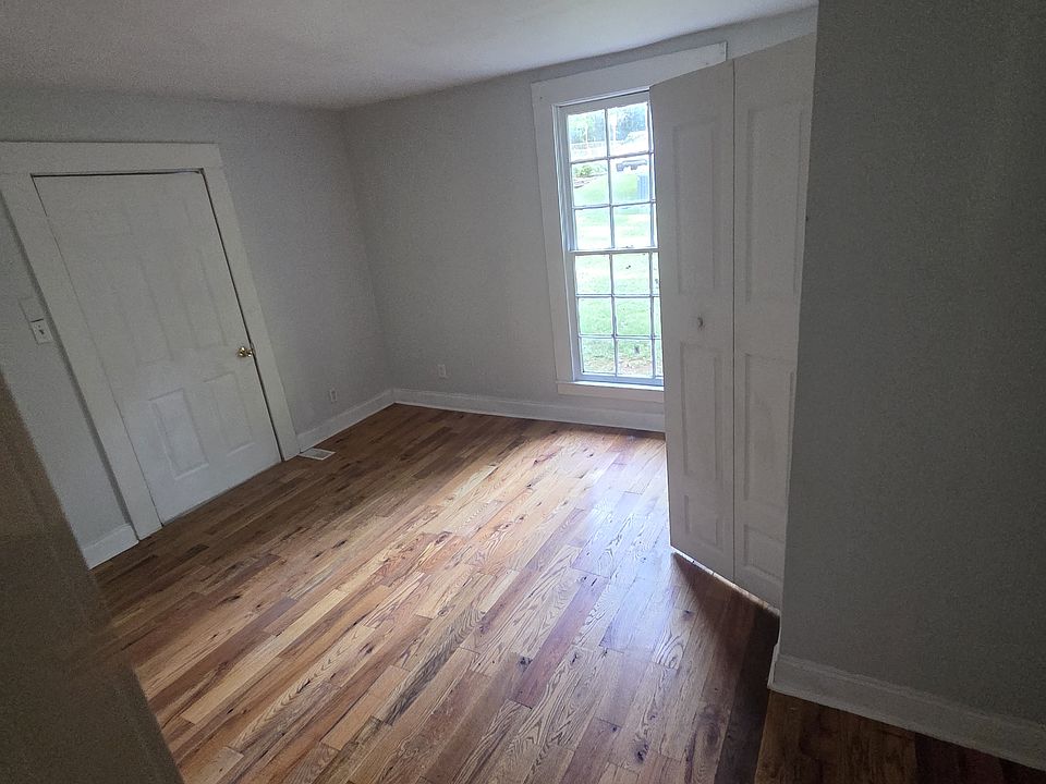 1st image of 106 View St