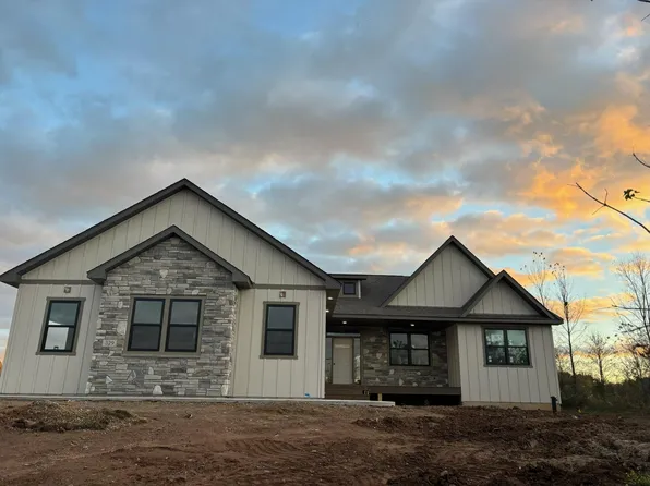 329 138th Ave, Houlton, WI 54082