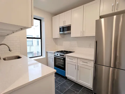 Rented by EXR | media 13