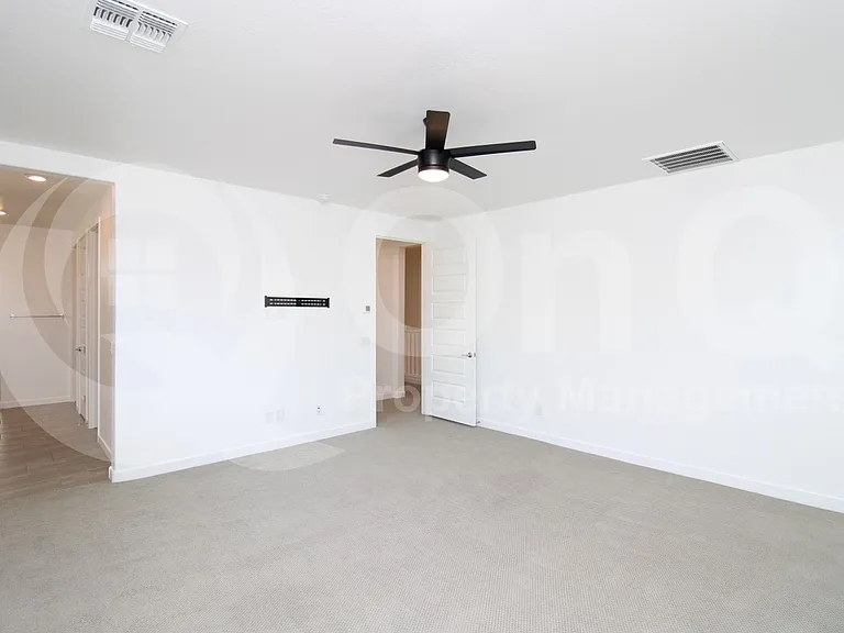1045 E Thompson Way — Photo 7