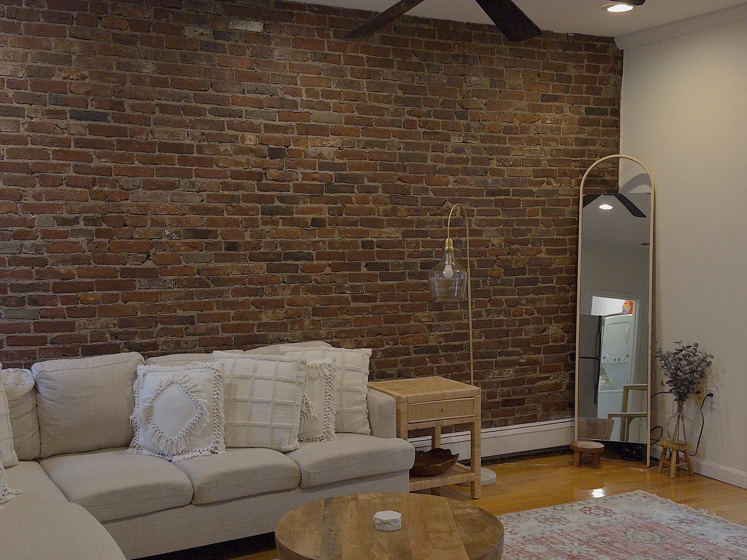 245 W 5th St — Photo 3