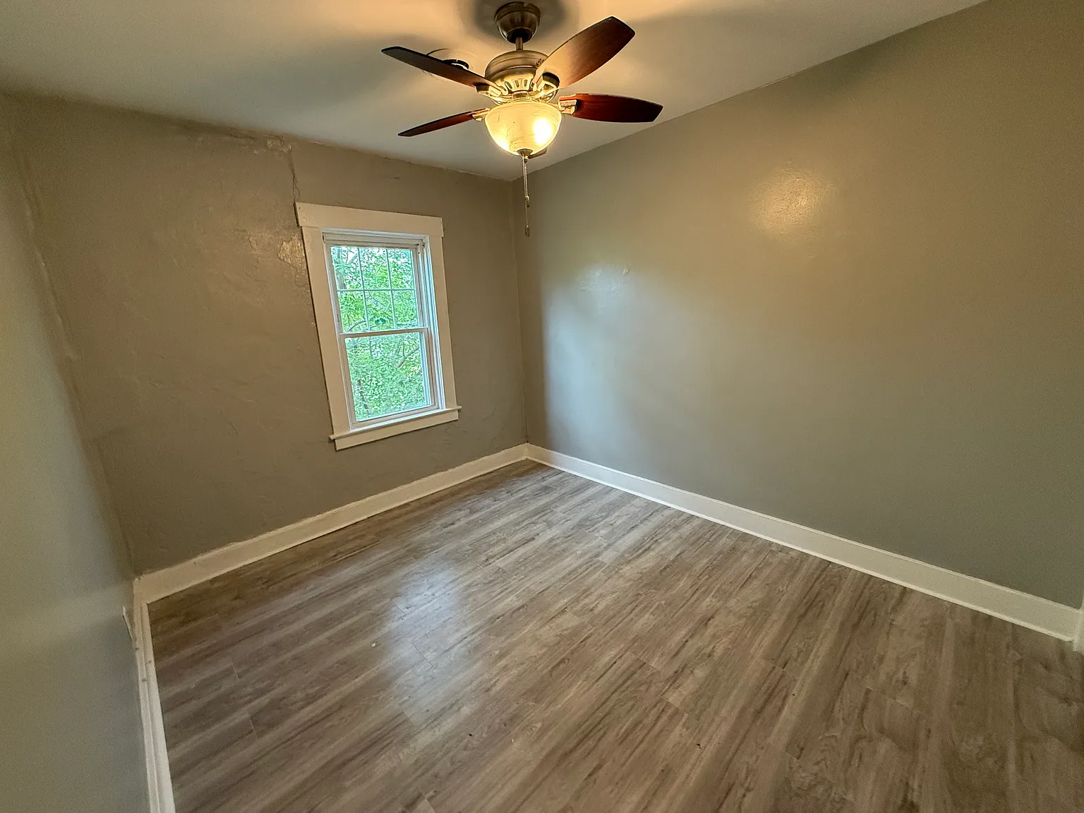 2 bed, 1000 sqft, $1,250 — Photo 4