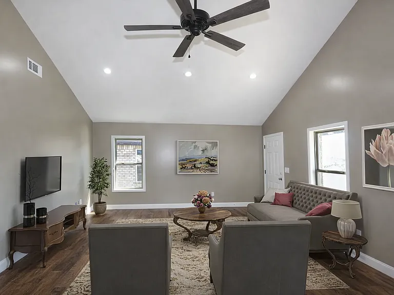 127 McCreary Ln #127 — Photo 3
