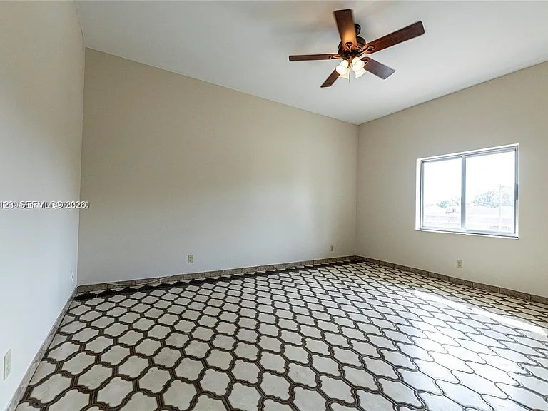 236 N Federal Hwy #201 — Photo 23
