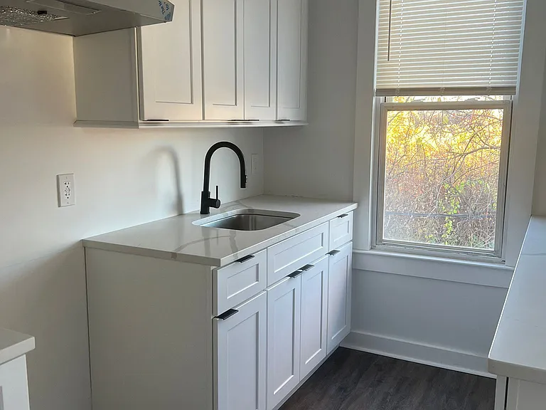 454 Newfield Ave #2 — Photo 2