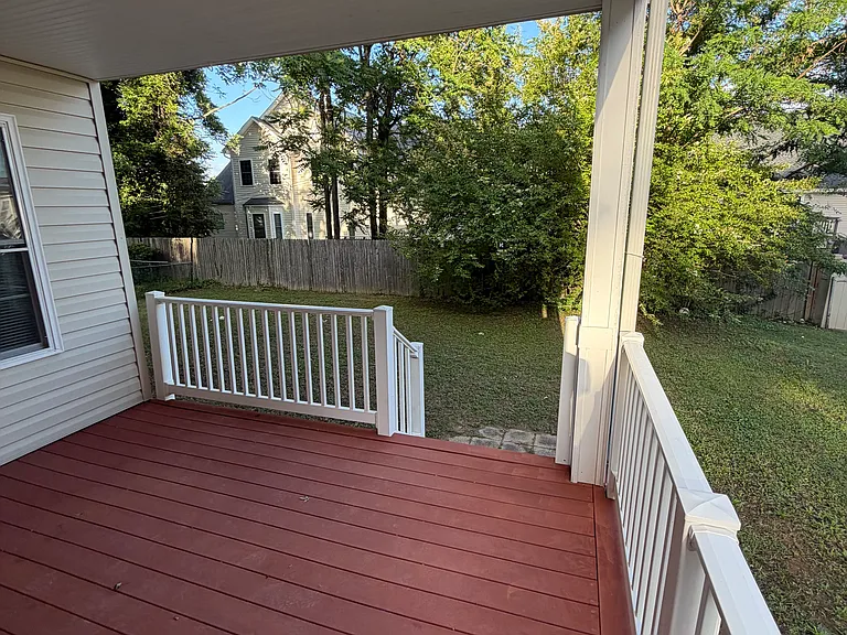 220 Gross Ave — Photo 8
