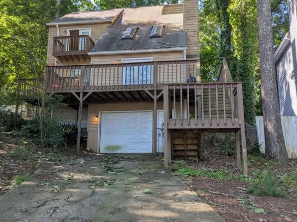 8447 Lake Dr, Snellville, GA 30039