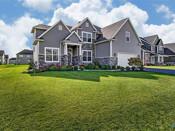 3rd image of 108 Taylors Mill Cir