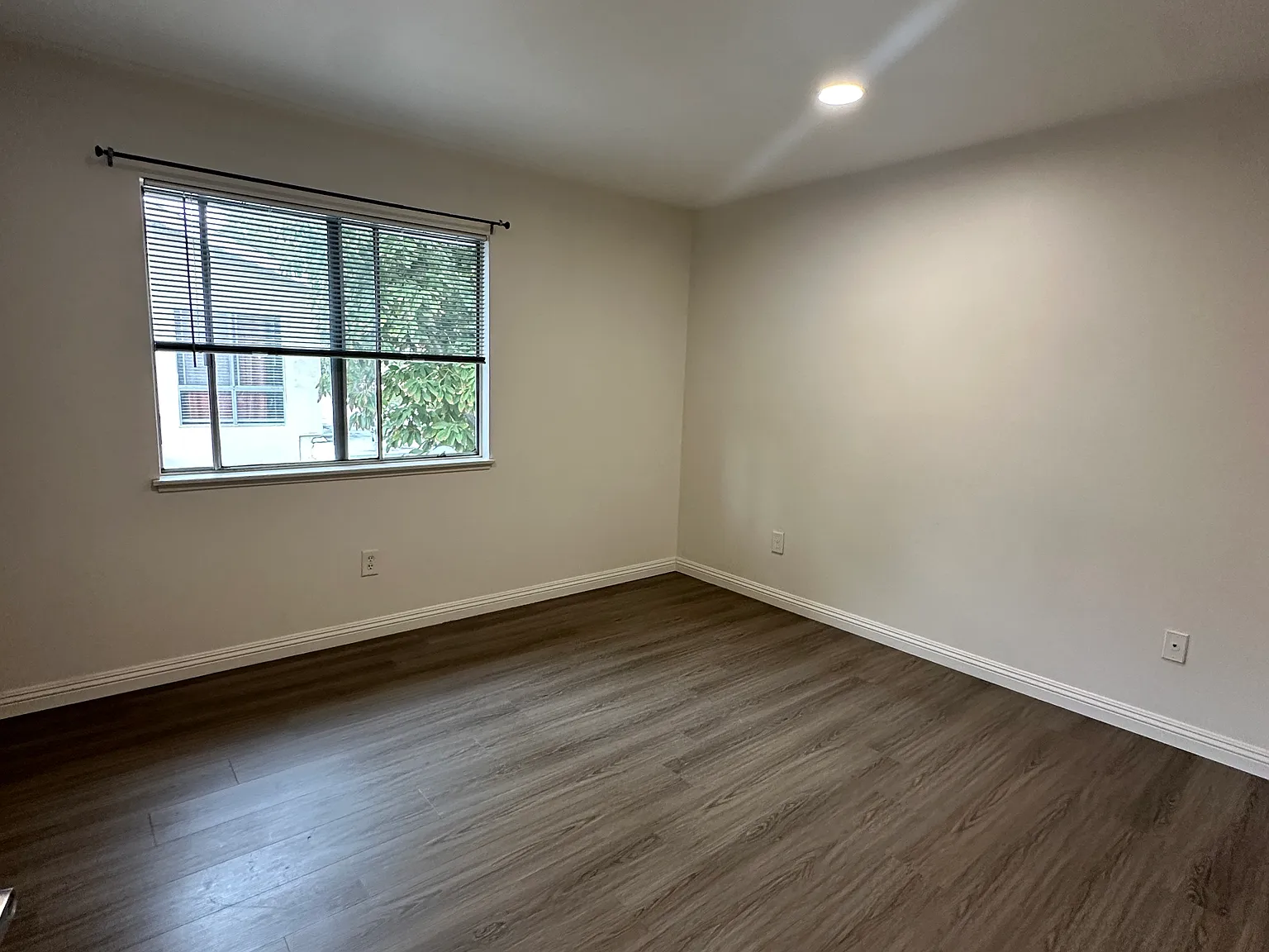 2 bed, 1.5 bath, 853 sqft, $2,600 — Photo 4
