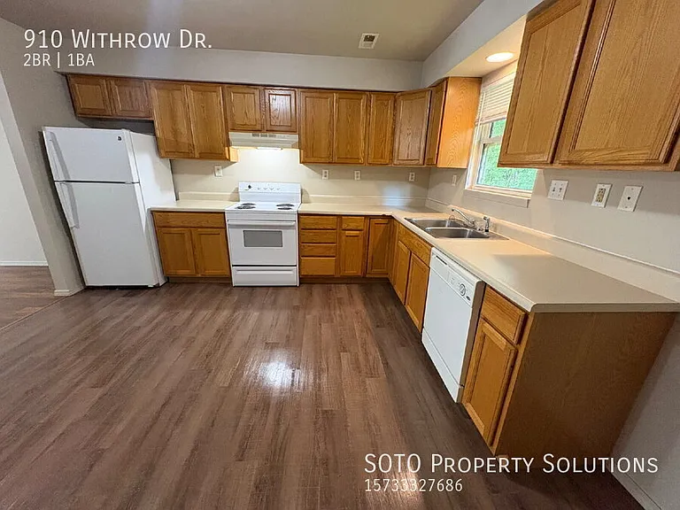 910 Withrow Dr — Photo 5