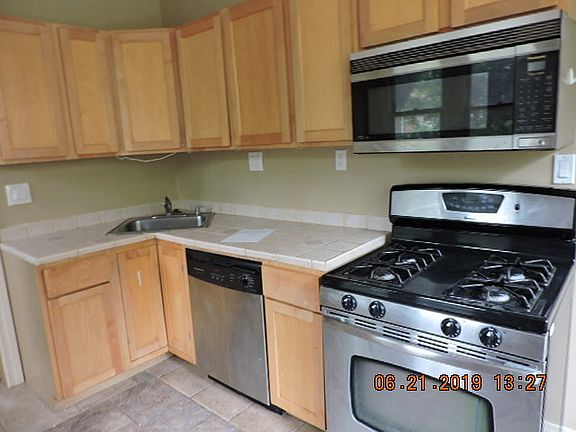 4th image of 6601 N Ashland Ave