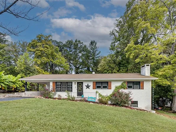 911 Old Liberty Rd, Asheboro, NC 27203