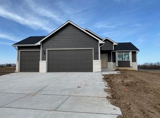 10718 E Bonita St, Wichita, KS 67207