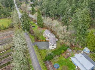 1208 Tatlow Rd, North Saanich, BC V8L 5R3