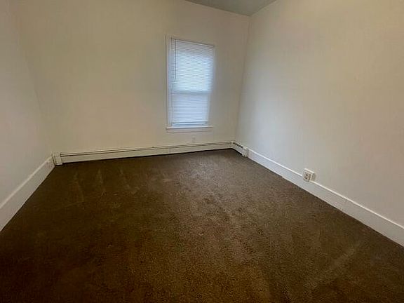 4th image of 412 N Washington St