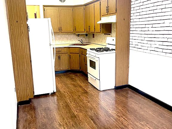 2nd image of 569 E 84th St Floor 1