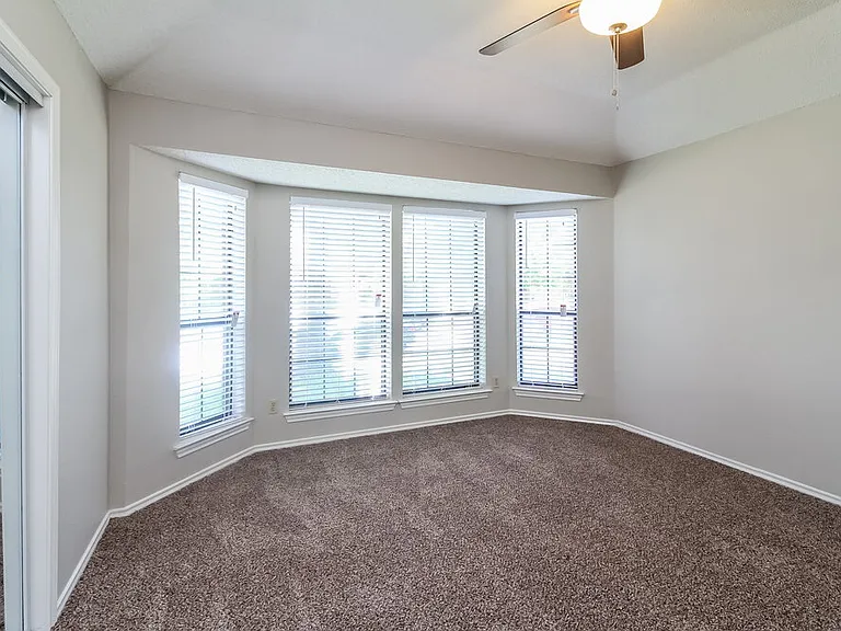 635 Snapdragon Trl — Photo 12