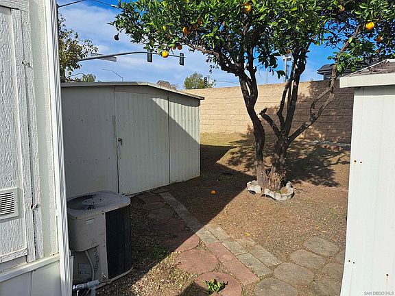 4th image of 2907 S Santa Fe Ave Space 31
