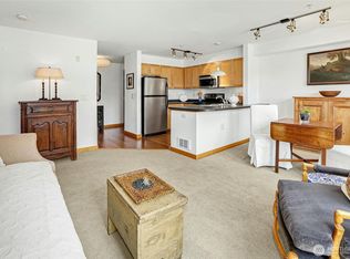 827 Hiawatha Place S #405, Seattle, WA