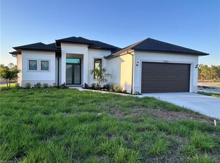 4546 18th St, Naples, FL 34120