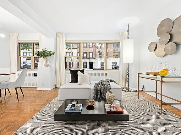 3rd image of 415 E 52nd St APT 1BB
