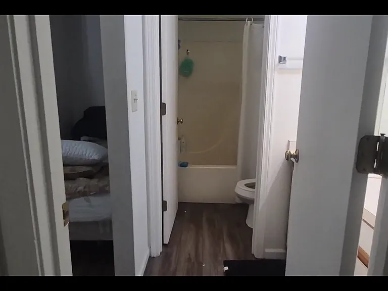 978 Irving Ave #2 — Photo 7