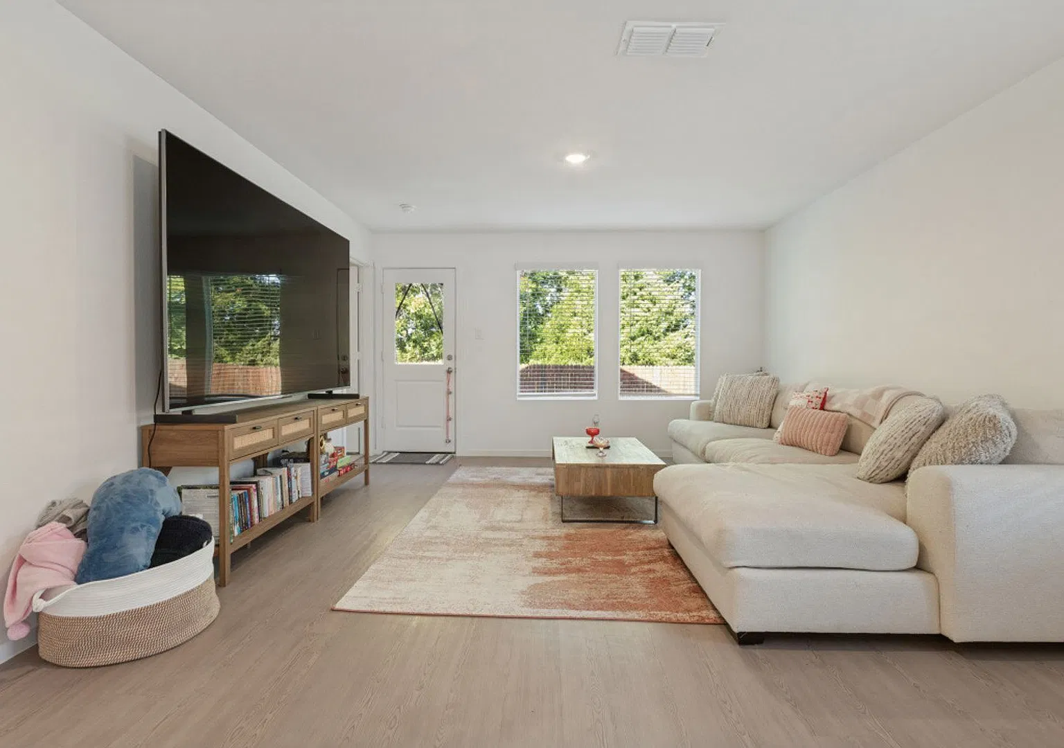 238 Willow Way — Photo 4