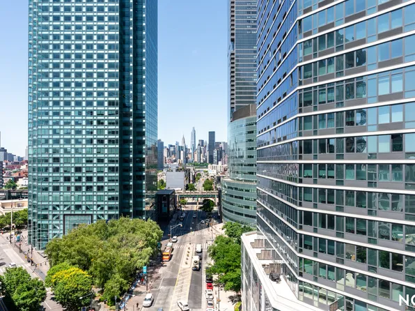 26-04 Jackson Avenue image 11 of 42