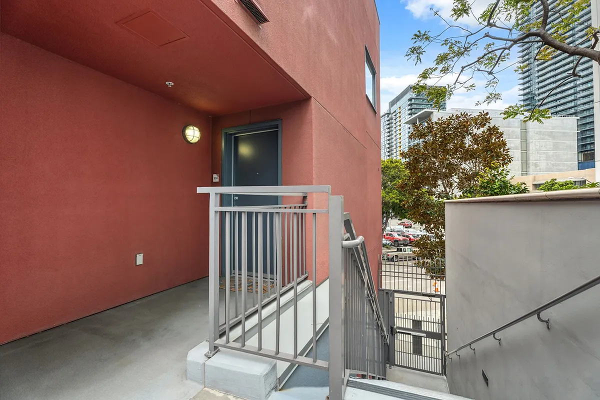 Building Photo - 1277 Kettner Blvd #300