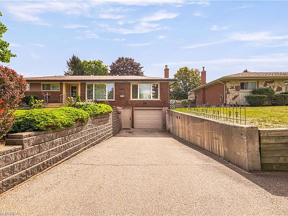 5th image of 25 Brier Cres