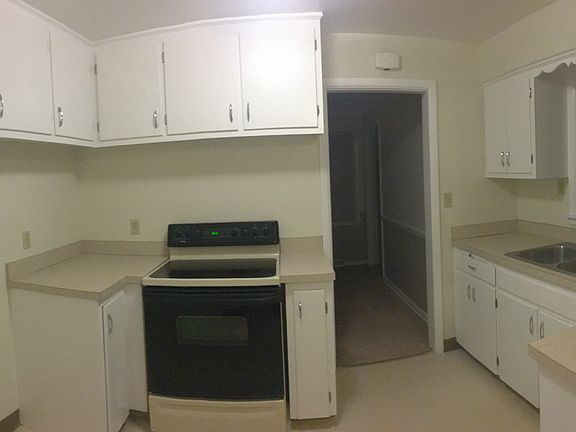 5th image of 20741 Belvidere Ave
