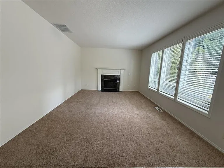 12556 NW Brimpton Ct — Photo 7