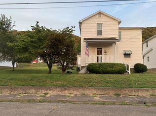 807 5th St, New Martinsville, WV 26155