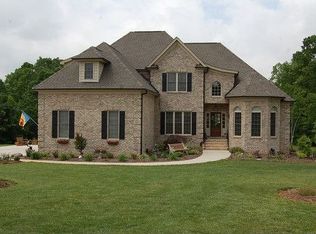 700 Old Squaw Dr, Greensboro, NC 27455